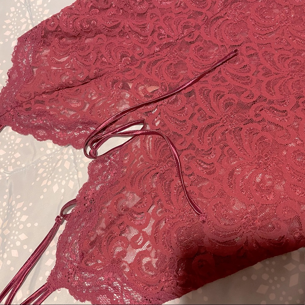 Lingerie - Picture 4 of 6